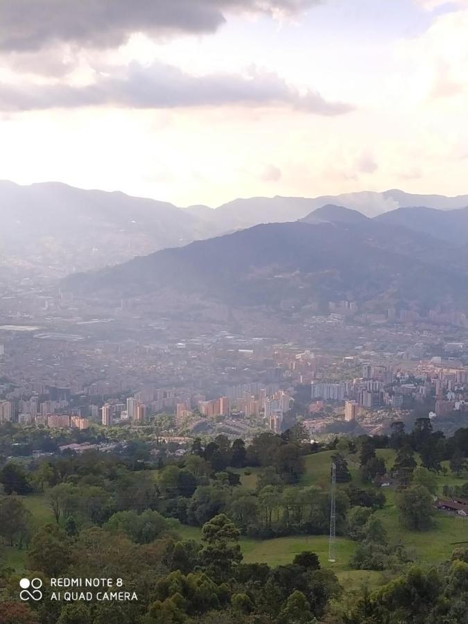 Pa Pasiar Hostal Medellin Exterior photo
